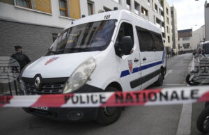 Десет ранени при врязване на автомобил в пешеходци в Западна Франция Десет ранени при врязване на автомобил в пешеходци в Западна Франция