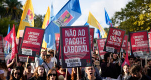 Десетки хиляди в Португалия протестираха срещу предложените трудови реформи