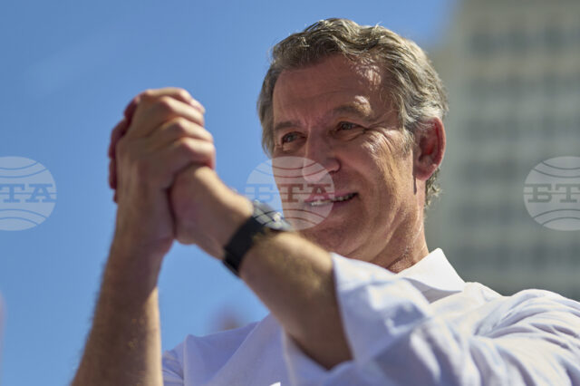 Десницата в Испания организира голям протест срещу правителството на социалиста Десницата в Испания организира голям протест срещу правителството на социалиста Педро Санчес