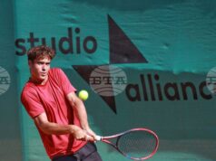 Динко Динев се класира за втория кръг на сингъл на турнир по тенис в Гърция Динко Динев се класира за втория кръг на сингъл на турнир по тенис в Гърция