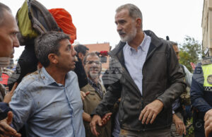 ЕФЕ: Премиерът на Валенсия подаде оставка заради реакцията си при миналогодишните смъртоносни наводнения ЕФЕ: Премиерът на Валенсия подаде оставка заради реакцията си при миналогодишните смъртоносни наводнения