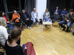 Експерти и граждани обсъдиха нарастващата агресия сред децата и младежите и възможни решения за справянето с проблема Експерти и граждани обсъдиха нарастващата агресия сред децата и младежите и възможни решения за справянето с проблема