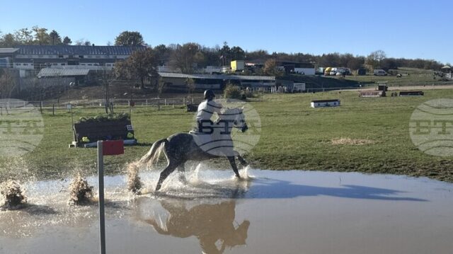 Елена Касакова и Ирина Никилова спечелиха по два медала на Държавния шампионат по всестранна езда