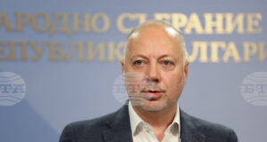 Енергийното подпомагане на бизнеса задържа цените за потребителите, каза премиерът Росен Желязков