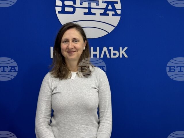 За мен тишината е спокойствието, което усещам пред платното, каза За мен тишината е спокойствието, което усещам пред платното, каза за БТА художничката Катя Христова