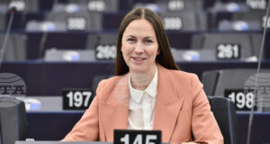 Закон за изкуствения интелект – Интервю
                                                                                                България има всичко необходимо, за да започне да създава модели на ИИ за отделни бизнеси, каза евродепутатът Ева Майдел в интервю за БТА