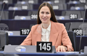 Закон за изкуствения интелект – Интервю
България има всичко необходимо, за да започне да създава модели на ИИ за отделни бизнеси, каза евродепутатът Ева Майдел в интервю за БТА Закон за изкуствения интелект – Интервю
България има всичко необходимо, за да започне да създава модели на ИИ за отделни бизнеси, каза евродепутатът Ева Майдел в интервю за БТА