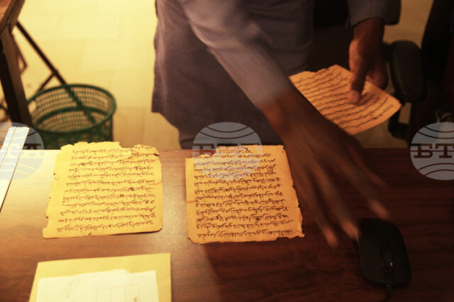 Заплахата за ръкописи от Тимбукту, спасени вече веднъж от „Ал Заплахата за ръкописи от Тимбукту, спасени вече веднъж от „Ал Кайда“, не е отминала