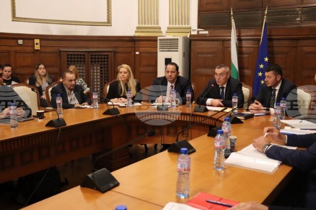 Земеделското министерство обмисля възможност за предоставяне на помощ „де минимис“ за засегнатите от маловодието производители на аквакултури