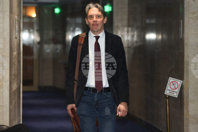 И Васил Пандов завежда дело срещу Слави Трифонов Васил Пандов