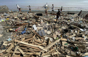 Извънредно положение във Филипините: Над 114 са вече жертвите на тайфуна „Калмаеги“ Тайфунът "Калмаеги" отне живота на 114 души във Филипините, 127 са в неизвестност