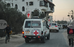 Израел обяви, че Червеният кръст е получил останките на трима заложници в Газа Израел обяви, че Червеният кръст е получил останките на трима заложници в Газа