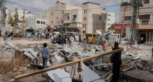 Израелската армия каза, че е убила на Западния бряг двама младежи, които са хвърляли коктейли "Молотов"