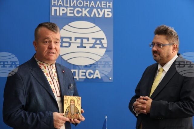 Илия Луков: Ще запознавам повече мои колеги, да отпиват от Илия Луков: Ще запознавам повече мои колеги, да отпиват от този чист извор на българите, съхранили се през тези 200 години