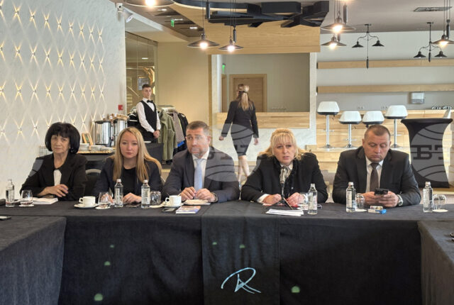 Институциите в Софийска област изразиха готовност за нормалното протичане на зимния сезон в Боровец