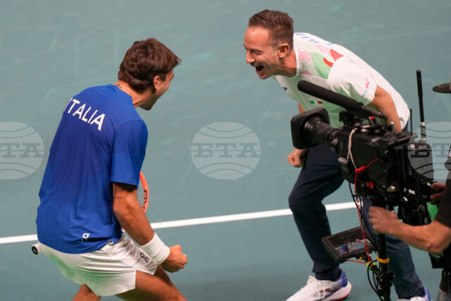Италия достигна полуфиналите за Купа "Дейвис"