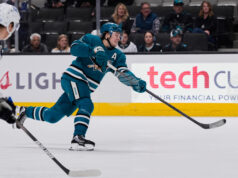 Канадецът Маклин Селебрини вече има 23 точки след гол и асистенция при победата на Сан Хосе над Уинипег в НХЛ Канадецът Маклин Селебрини вече има 23 точки след гол и асистенция при победата на Сан Хосе над Уинипег в НХЛ