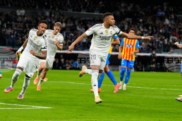 Килиан Мбапе вкара два гола и Реал Мадрид победи Валенсия в ЛаЛига