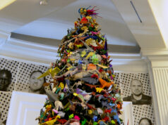 Коледно дърво с хиляди оригами ще бъде изложено в Природонаучния музей в Ню Йорк от понеделник