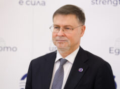 Конференция „България на прага на еврозоната“
                                                                                                Еврото не е просто валута, то е мощен символ на европейска интеграция, каза еврокомисарят по икономика Валдис Домбровскис Конференция "България на прага на еврозоната"
                                                                                                Еврото не е просто валута, то е мощен символ на европейска интеграция, каза еврокомисарят по икономика Валдис Домбровскис