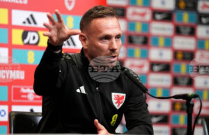 Крейг Белами е „фокусиран върху Уелс“, въпреки интерес от страна на Селтик Крейг Белами е "фокусиран върху Уелс", въпреки интерес от страна на Селтик