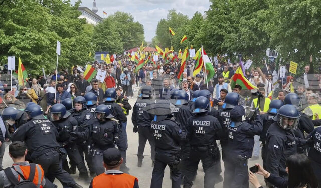 Кюрдска организация обвини Ахмед аш Шараа във военни престъпления и Кюрдска организация обвини Ахмед аш Шараа във военни престъпления и геноцид