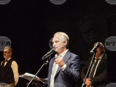 Литературата е, за да превръща преживяването в памет, каза Захари Карабашлиев при получаването на националната награда „Елиас Канети“ в Русе Литературата е, за да превръща преживяването в памет, каза Захари Карабашлиев при получаването на националната награда "Елиас Канети" в Русе