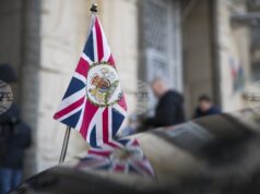 Лондон се опитва да установи дали закупуването на руски самолети от британски компании е нарушило санкциите срещу Москва, съобщи "Обзървър" Лондон се опитва да установи дали закупуването на руски самолети от британски компании е нарушило санкциите срещу Москва, съобщи "Обзървър"