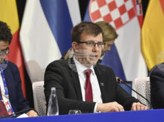 МТИ: Европейският съюз е изпаднал в поликриза, заяви унгарски министър МТИ: Европейският съюз е изпаднал в поликриза, заяви унгарски министър