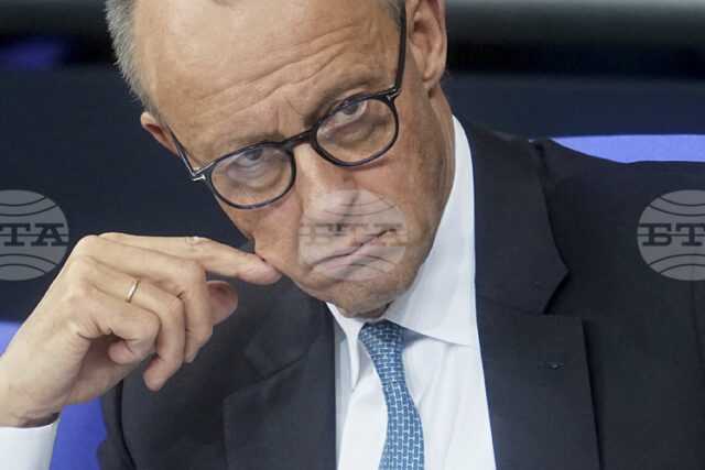 Мерц засилва натиска ЕС да преосмисли забраната за нови автомобили Мерц засилва натиска ЕС да преосмисли забраната за нови автомобили с ДВГ от 2035 г.