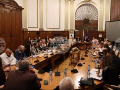 Министър Георги Тахов и представители на сектор „Земеделие“ обсъдиха два законопроекта за браншовите организации Министър Георги Тахов и представители на сектор "Земеделие" обсъдиха два законопроекта за браншовите организации