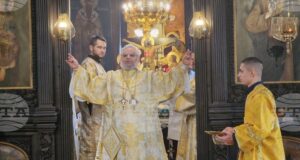 Митрополит Киприан и Маркианополският епископ Богослов възглавиха Божествена света литургия в старозагорския храм „Света Троица“