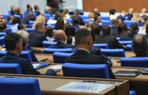 НС обсъжда повторно промените във върнатия от президента закон „Лукойл“ народно събрание