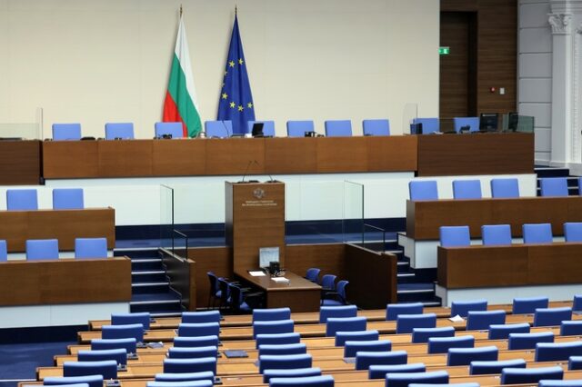НС обсъжда президентското вето върху промените в закона за отбраната Народно събрание