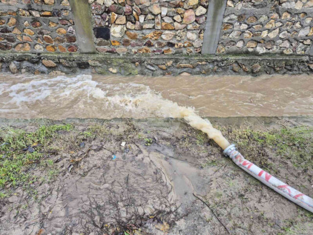 На този етап няма опасност от преливане на реките в област Благоевград, съобщиха от областната администрация