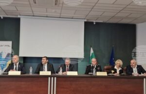 Над 20 души са обвинени за трафик на антични ценности и пране на пари при съвместна акция на българските служби с Европол и Евроджъст Над 20 души са обвинени за трафик на антични ценности и пране на пари при съвместна акция на българските служби с Европол и Евроджъст