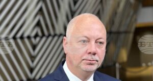 Настояваме да се спазват договорените предпоставки Република Северна Македония да започне преговори за членство в ЕС, каза Росен Желязков