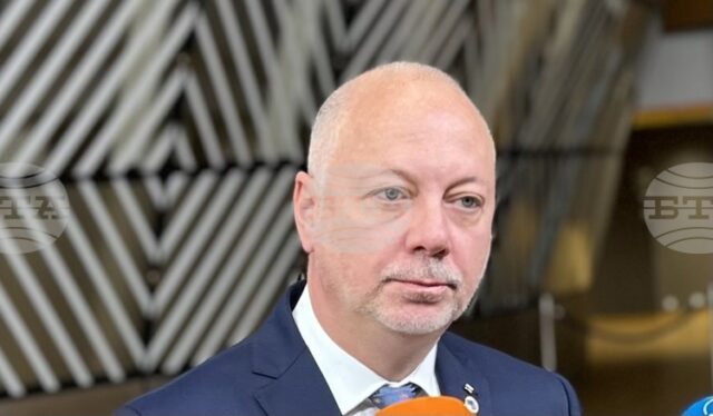 Настояваме да се спазват договорените предпоставки Република Северна Македония да Настояваме да се спазват договорените предпоставки Република Северна Македония да започне преговори за членство в ЕС, каза Росен Желязков