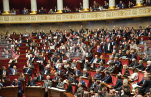 Националното събрание на Франция одобри със значително мнозинство спирането на пенсионната реформа Националното събрание на Франция одобри със значително мнозинство спирането на пенсионната реформа