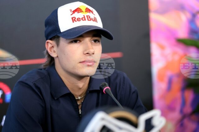 Никола Цолов зае 18-о място в първата си официална тренировка във Формула 2