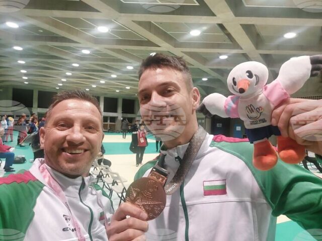 Николай Христов спечели бронзов медал по карате на Олимпийските игри за глухи спортисти