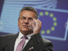 Новият пакет за икономическа сигурност на ЕС ще включва ограничения върху износа, обяви еврокомисарят по търговията Марош Шефчович