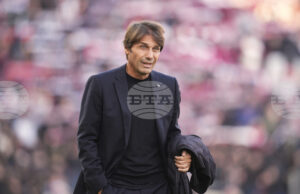 Някои футболисти на Наполи стават все по-недоволни от тренировъчните методи на треньора Антонио Конте