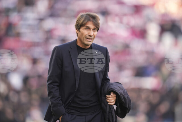 Някои футболисти на Наполи стават все по-недоволни от тренировъчните методи на треньора Антонио Конте