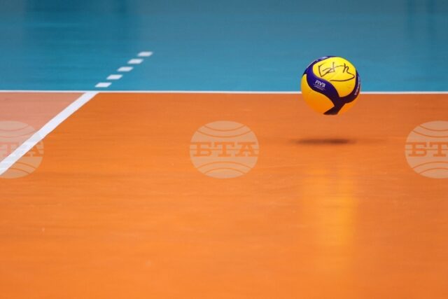 ОБНОВЕНА Локомотив Авиа Пловдив победи ЦСКА във волейболното дерби при ОБНОВЕНА Локомотив Авиа Пловдив победи ЦСКА във волейболното дерби при мъжете