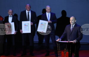 ОБНОВЕНА Начинът на изготвяне, представяне и комуникиране на бюджета е израз на отношението на властта към хората, които го пълнят, каза Румен Радев