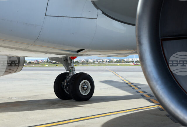 ОБНОВЕНА „Еърбъс“ обяви мащабно изтегляне на самолети А320, „УизЕър“ съобщи за засегнати машини