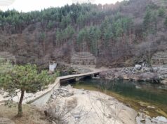 Обстановката заради валежите в област Кърджали е спокойна, въведено е само едно ограничение по третокласен път в района на село Китница