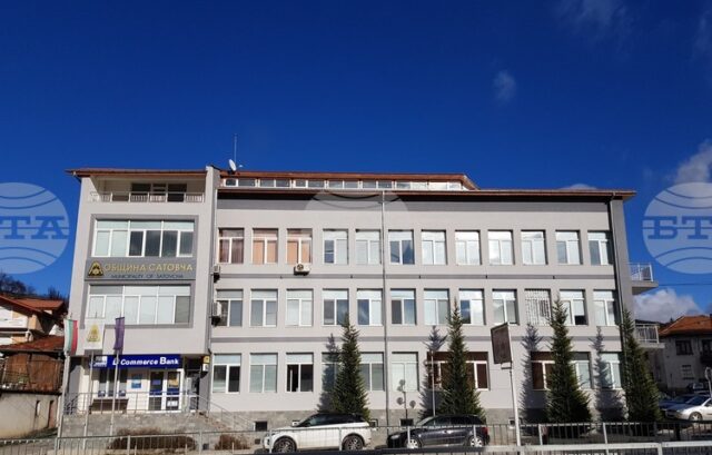 Общинският съвет в Сатовча одобри поемането на дългосрочен общински дълг Общинският съвет в Сатовча одобри поемането на дългосрочен общински дълг в размер на 1,5 млн. лв.