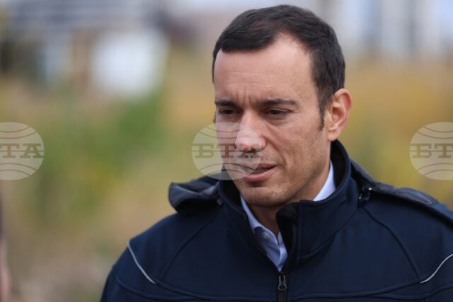 Около 50% от съдържанието на сивите контейнери е рециклируемо, написа кметът на София Васил Терзиев